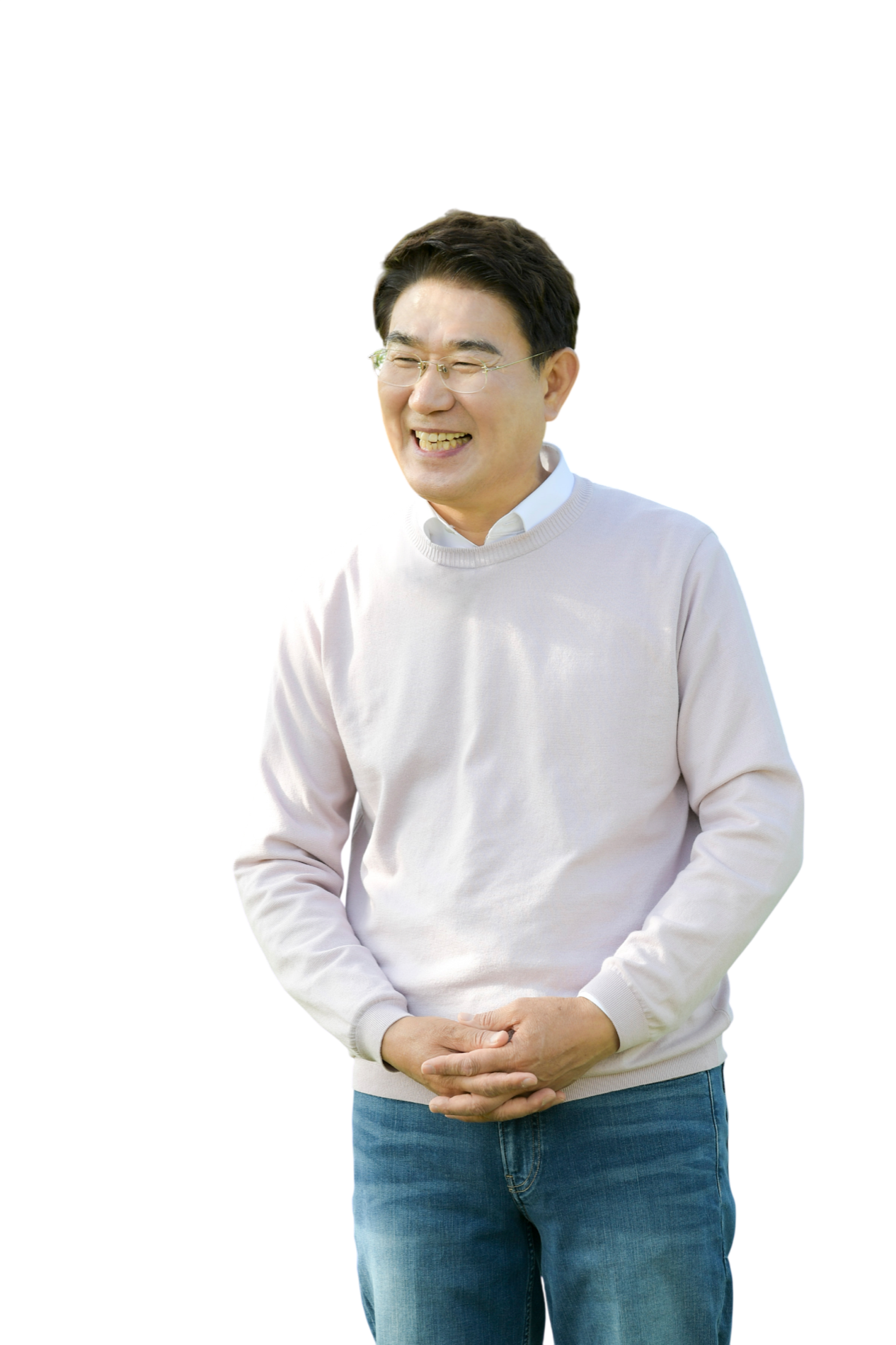 정원에서 웃고 있는 노관규 순천시장 예비후보